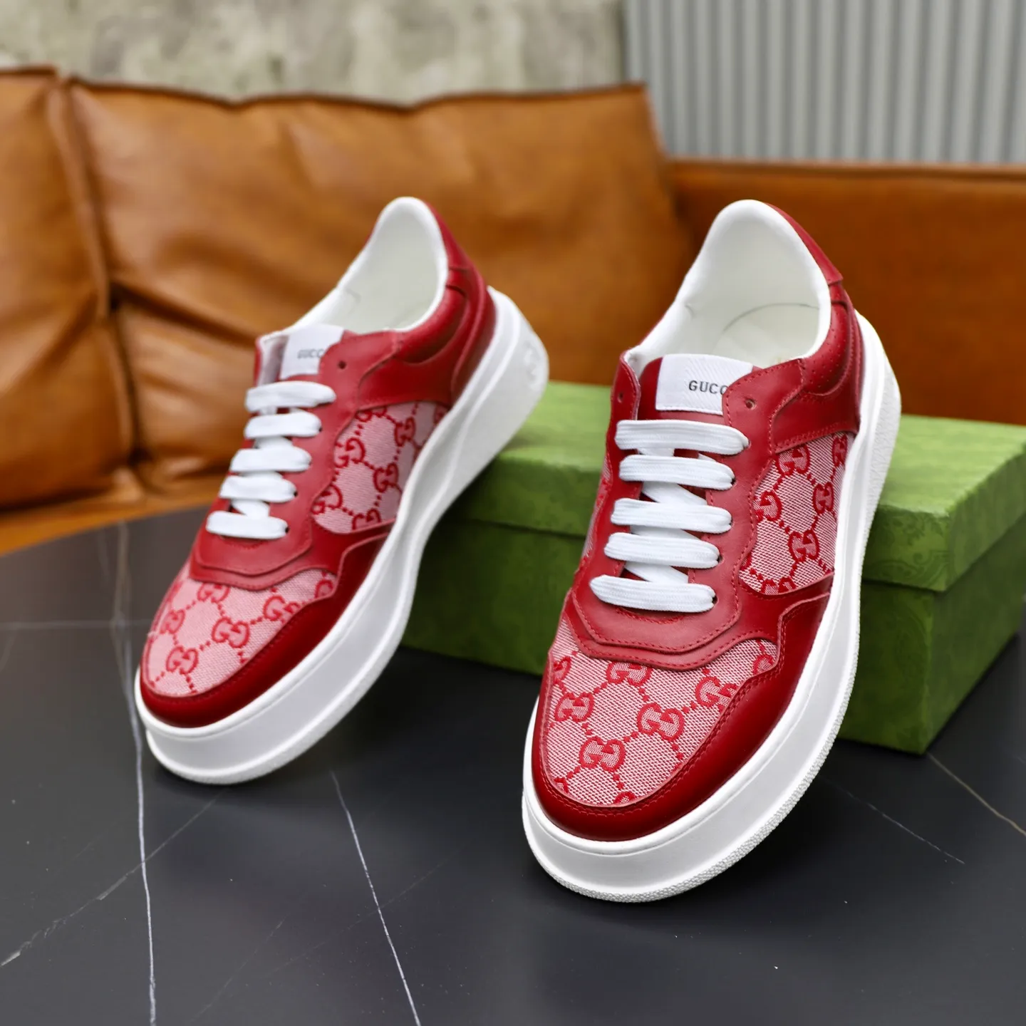Men's shoes: 400💰🙅‍♂️🙅‍♂️🙅‍♂️ Brand: GUCCI Standard code: 38-44 (45 customized) Grade: Same as the official website Material: Original leather splicing brand cloth Comfortable and breathable sheepskin lining Lightweight wear-resistant outsole Style category: Men's fashion casual shoes Sports shoes Distinguished luxury brand elements Top luxury Color: actual picture color